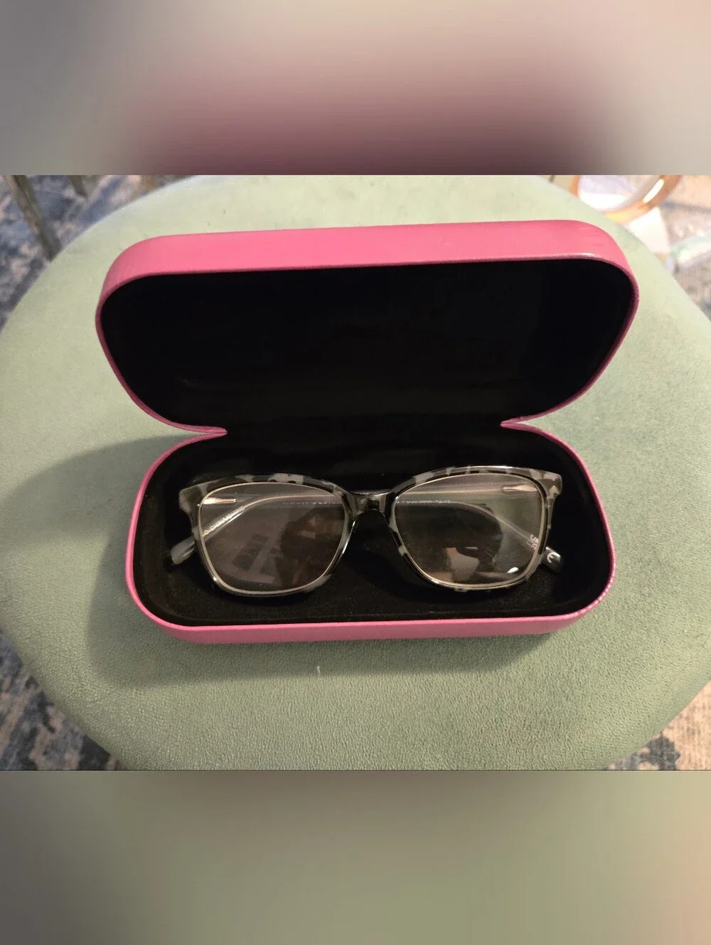 ESCADA Pink Hard Glasses Case Clamshell Sunglasses Eyeglasses Holder Magenta